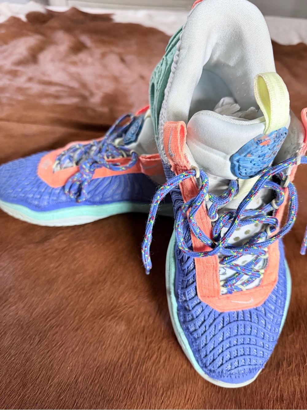 Nike Men’s Athletic Shoes in Blue, Mint Green & Coral - Picture 2 of 3